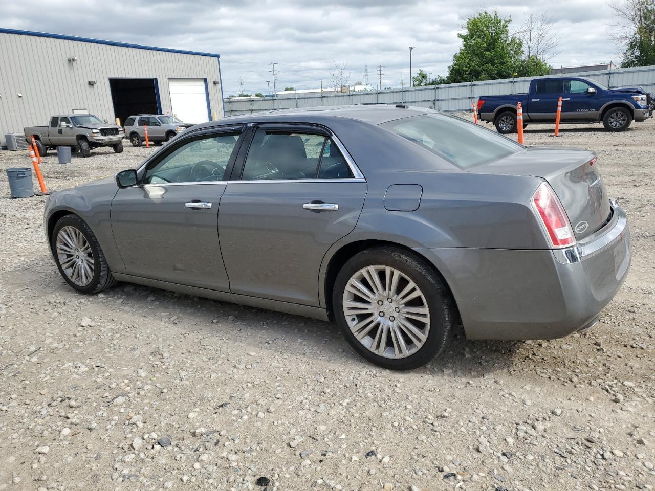 2012 Chrysler 300 Limited - Фото 2