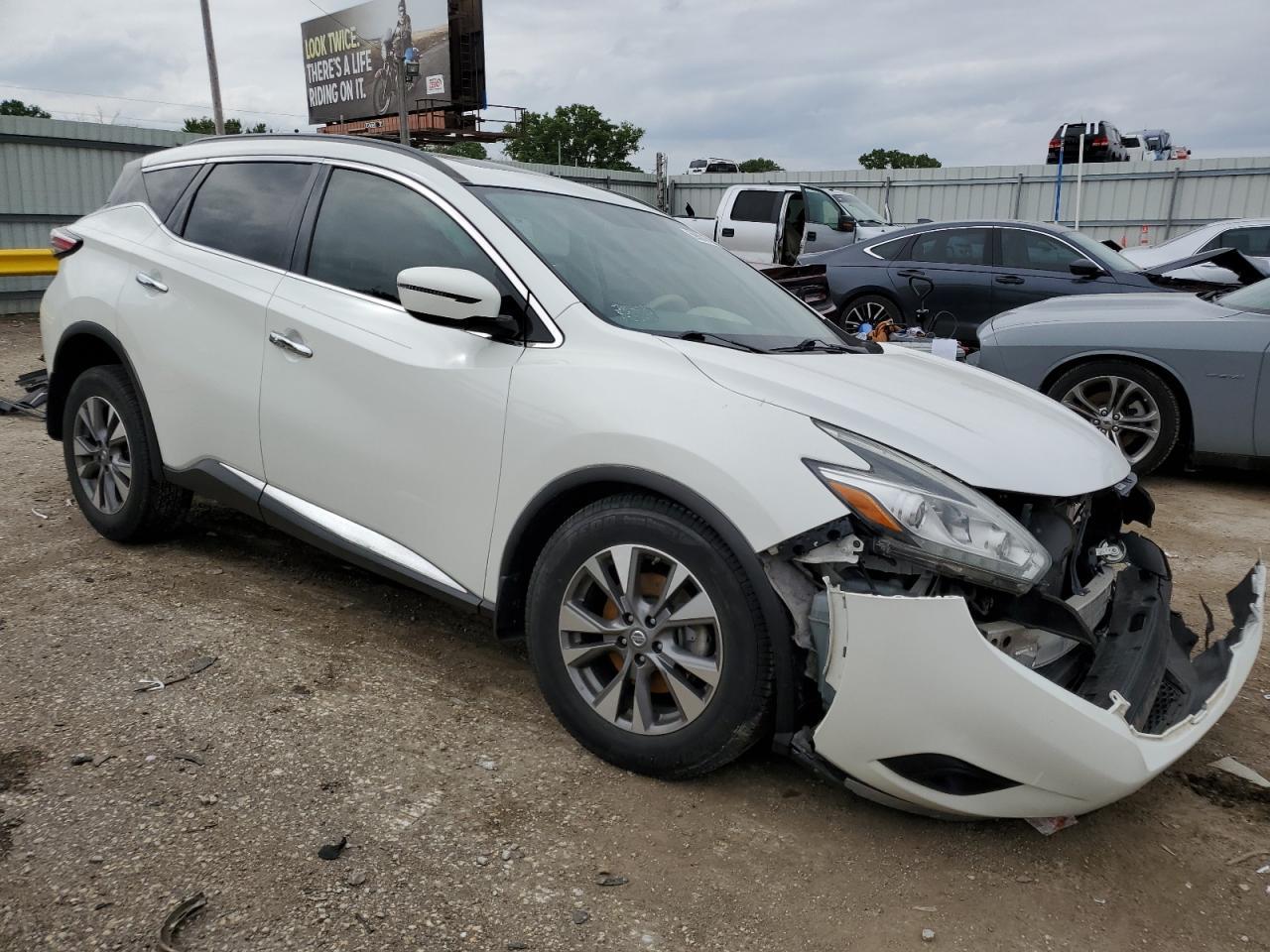 2015 Nissan Murano S - Image 4