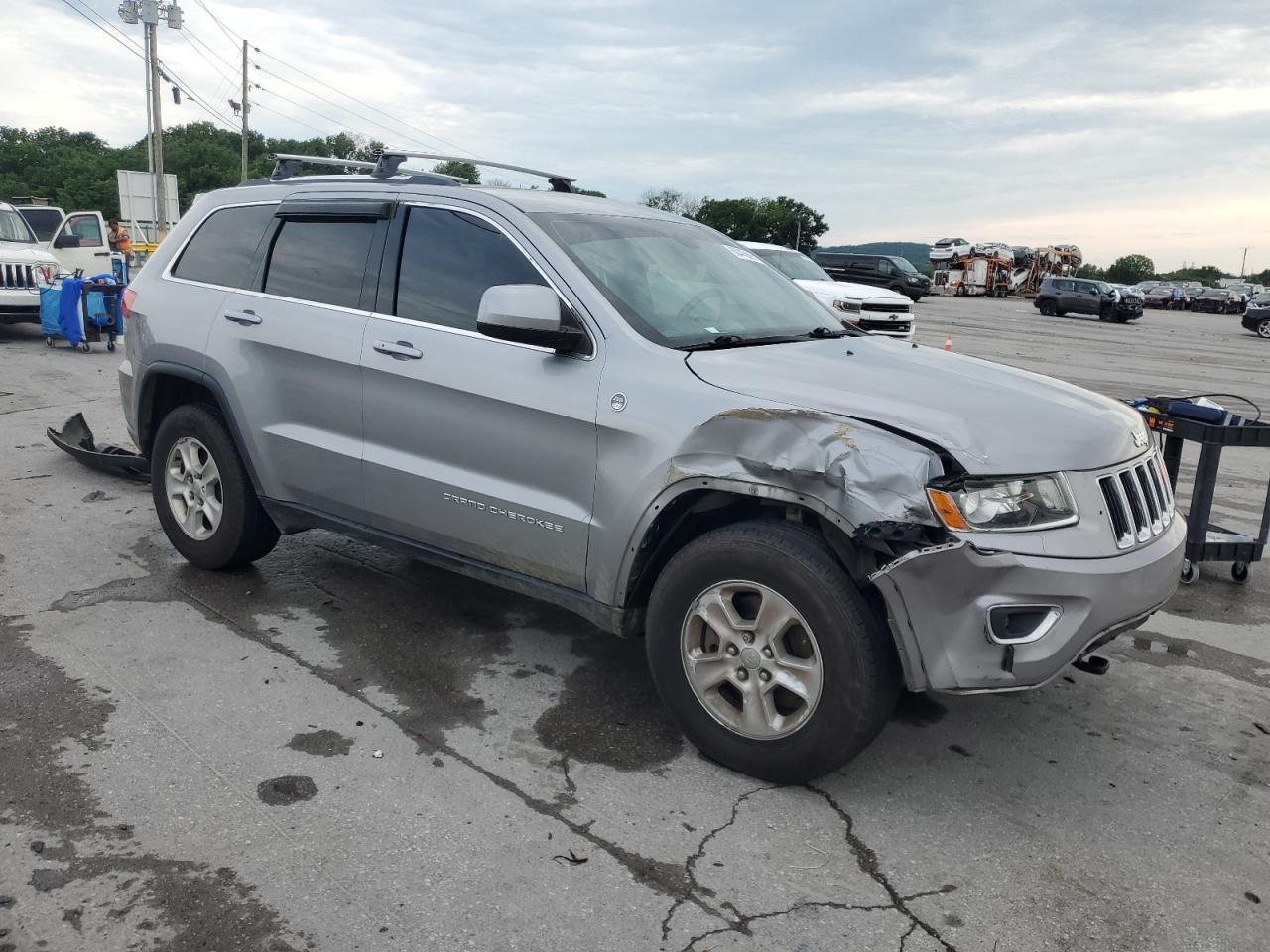 2016 Jeep Grand Cherokee Laredo - Image 4