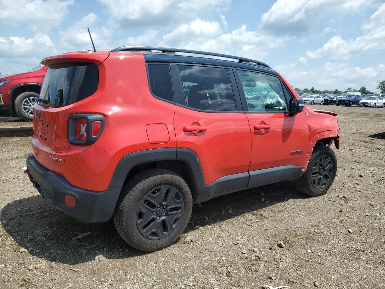 2018 Jeep Renegade Trailhawk - Image 3