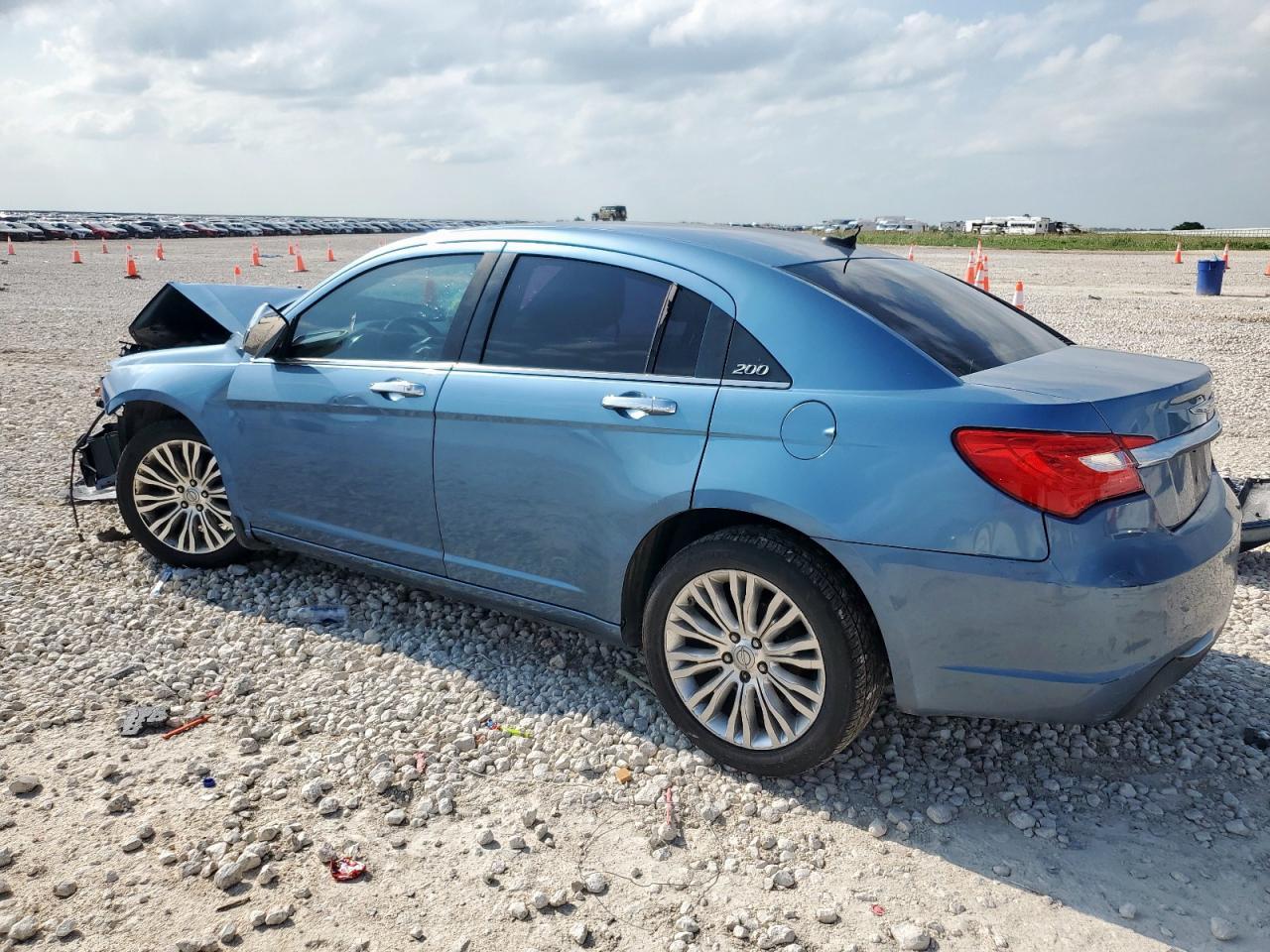 2011 Chrysler 200 Limited - Фото 2
