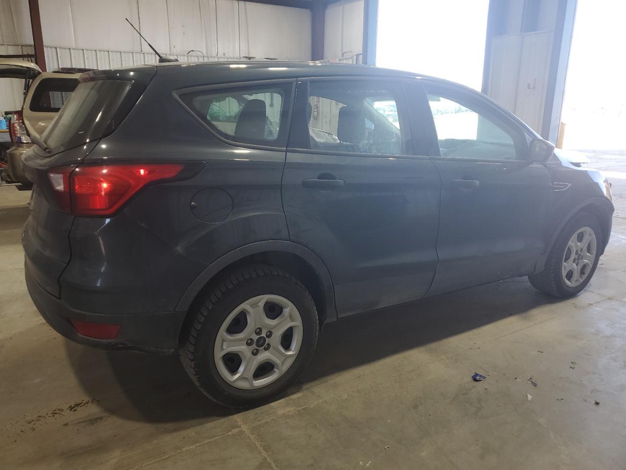 2019 Ford Escape S - Image 3