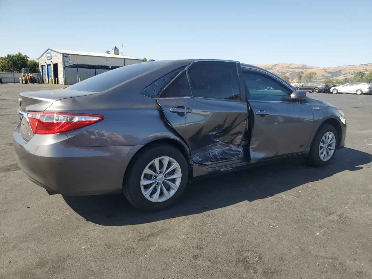 2017 Toyota Camry Hybrid - Image 3