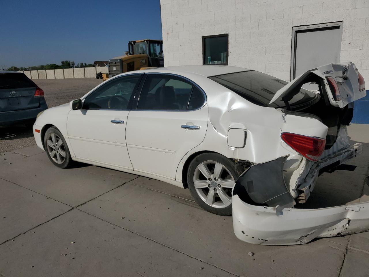 2005 Lexus Es 330 - Image 2