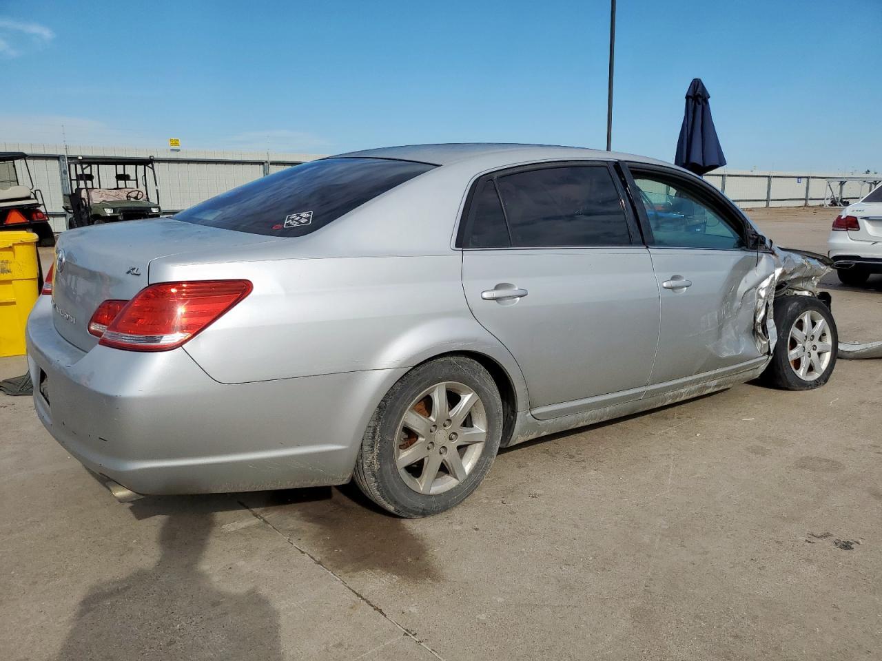 2005 Toyota Avalon Xl - Image 3
