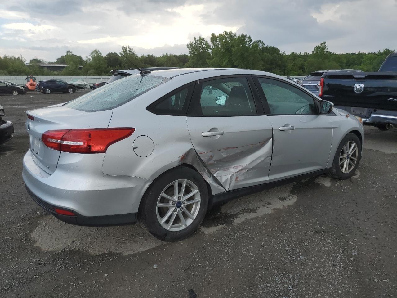 2015 Ford Focus Se - Image 3