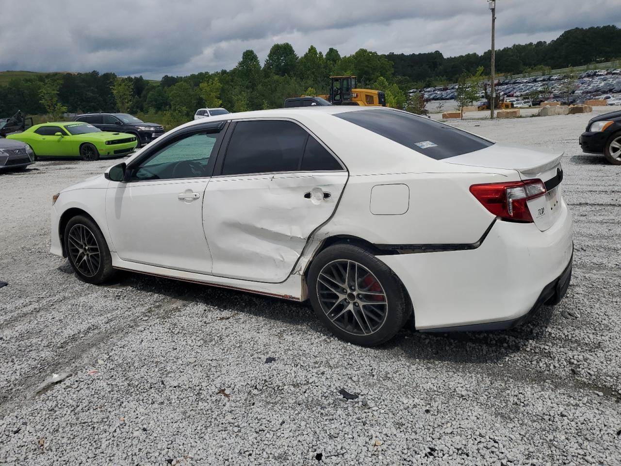2014 Toyota Camry L - Фото 2