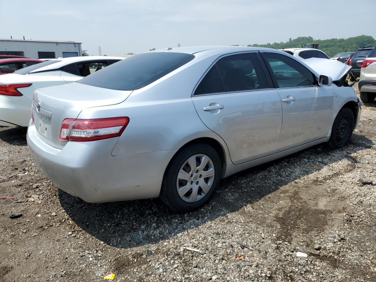 2010 Toyota Camry Base - Фото 3