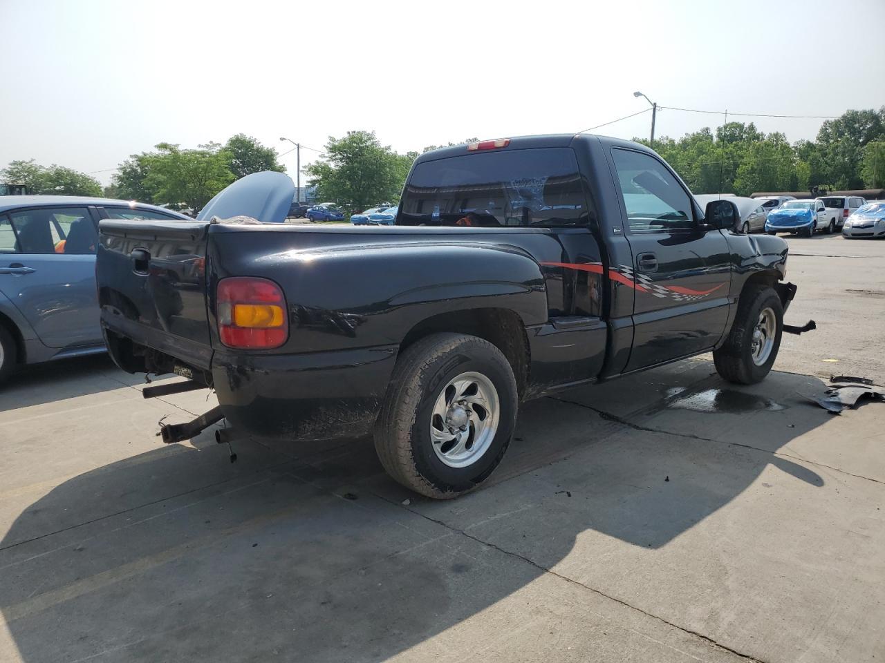 2002 Chevrolet Silverado C1500 - Image 3