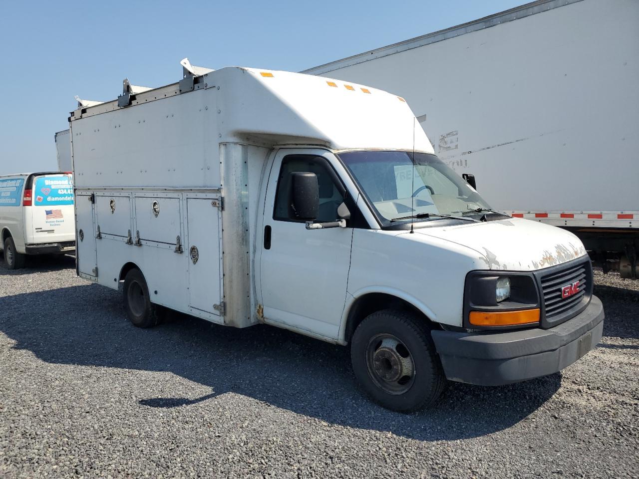 2005 GMC Savana Cutaway G3500 - Image 4