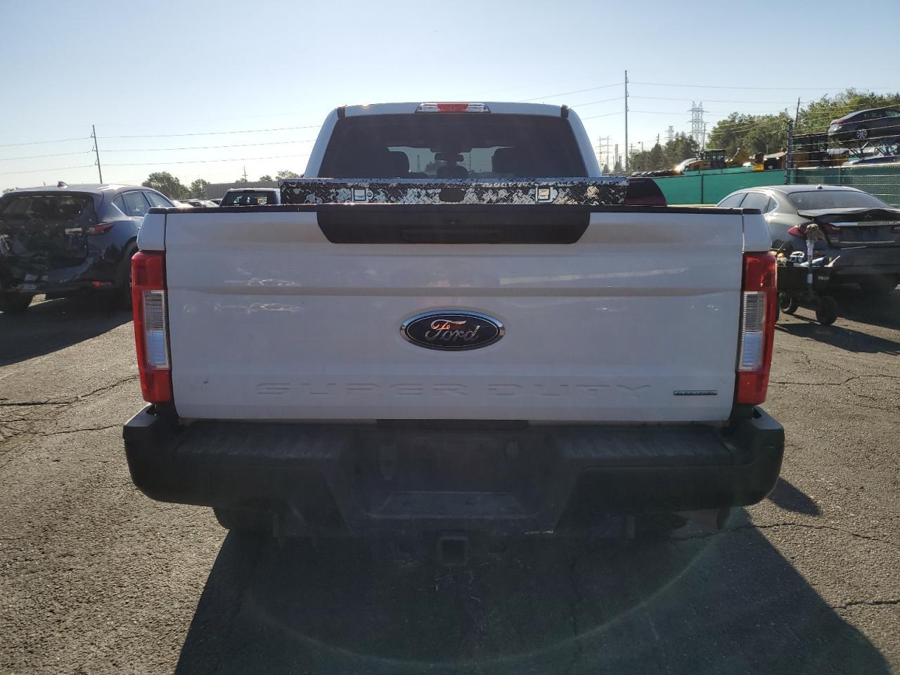 2019 Ford F250 Super Duty - Фото 6