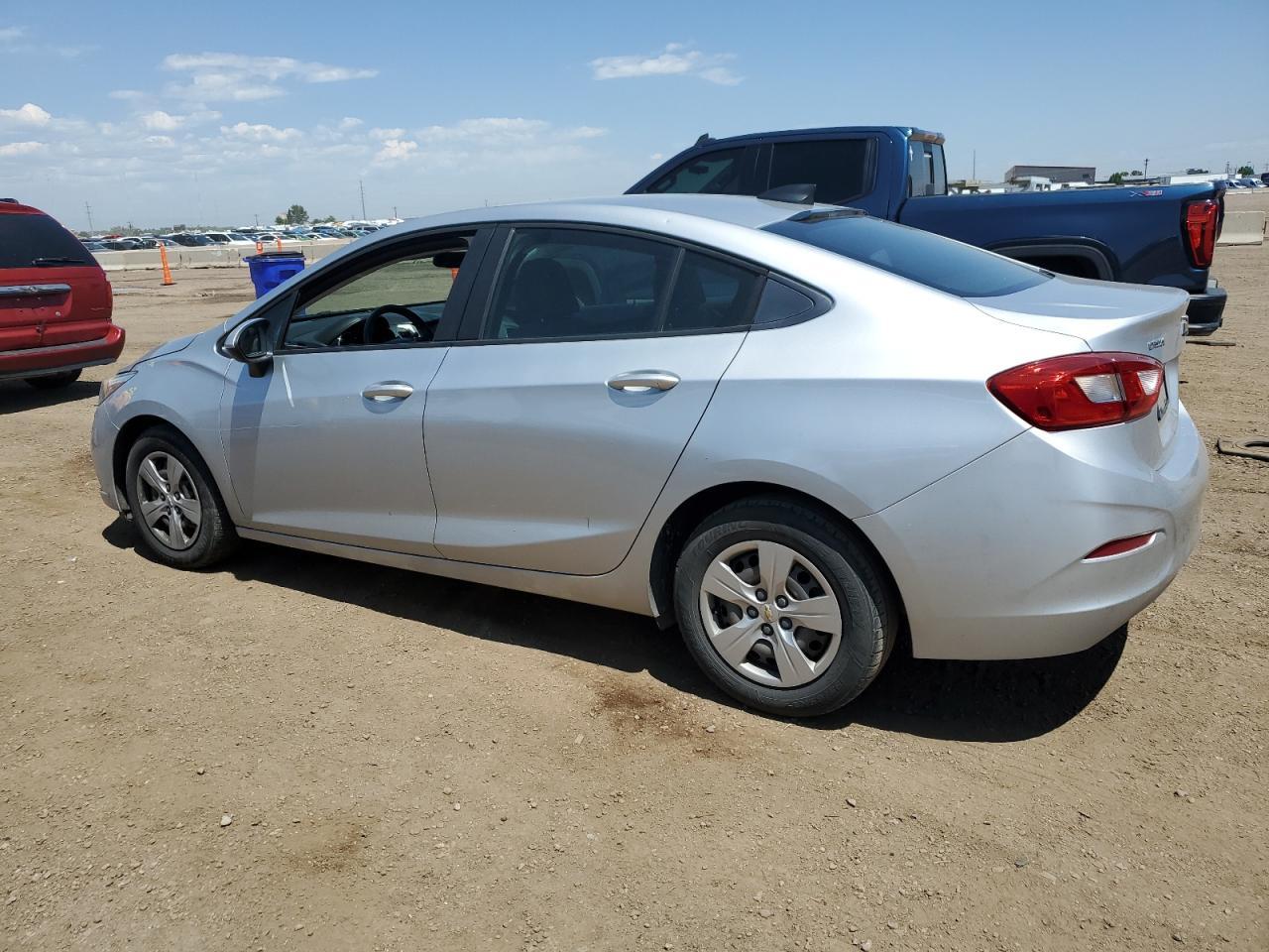 2018 Chevrolet Cruze Ls - Image 2