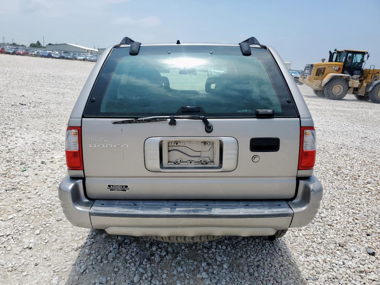 2004 Isuzu Rodeo S - Image 6