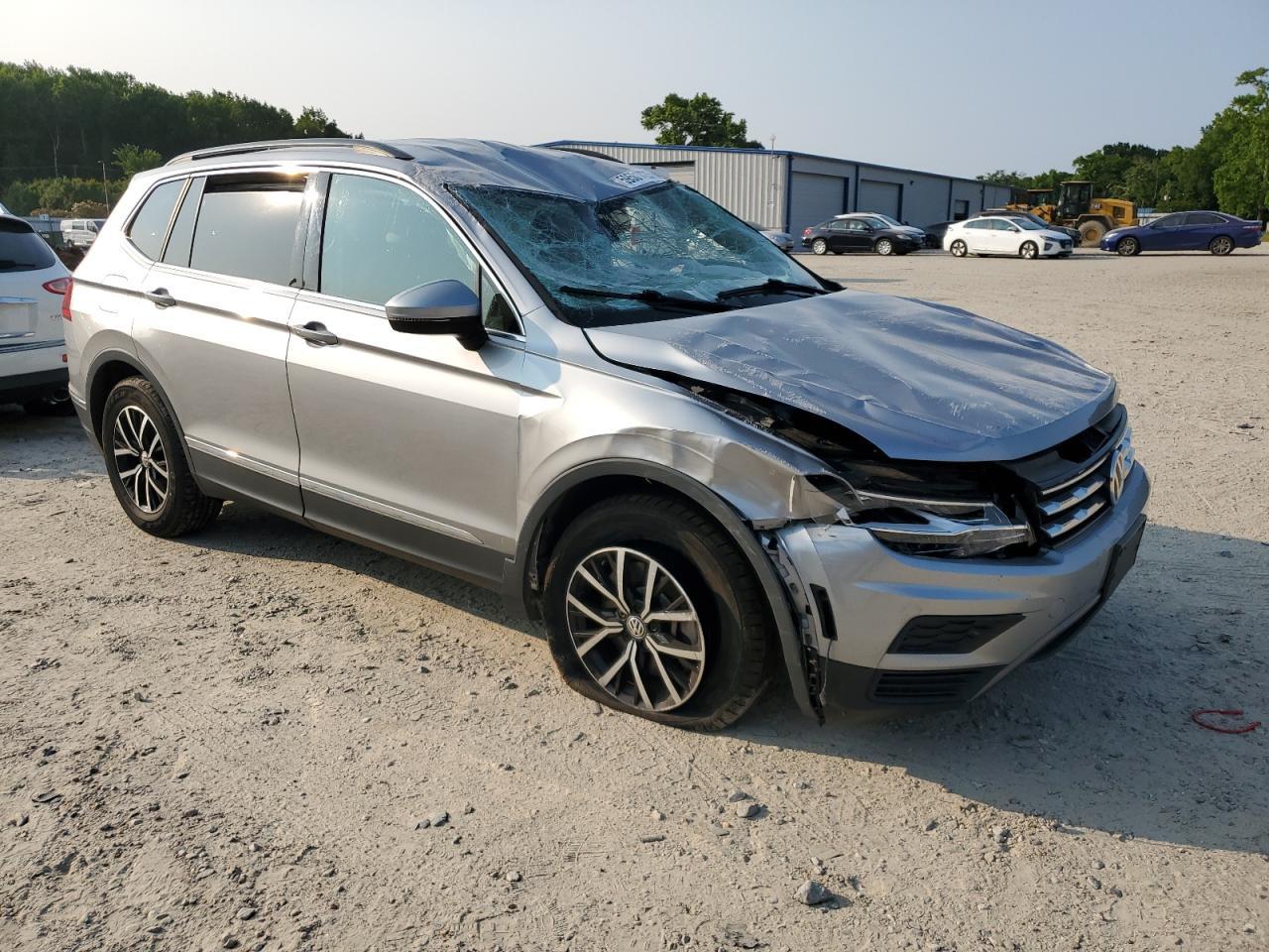 2021 Volkswagen Tiguan Se - Фото 4