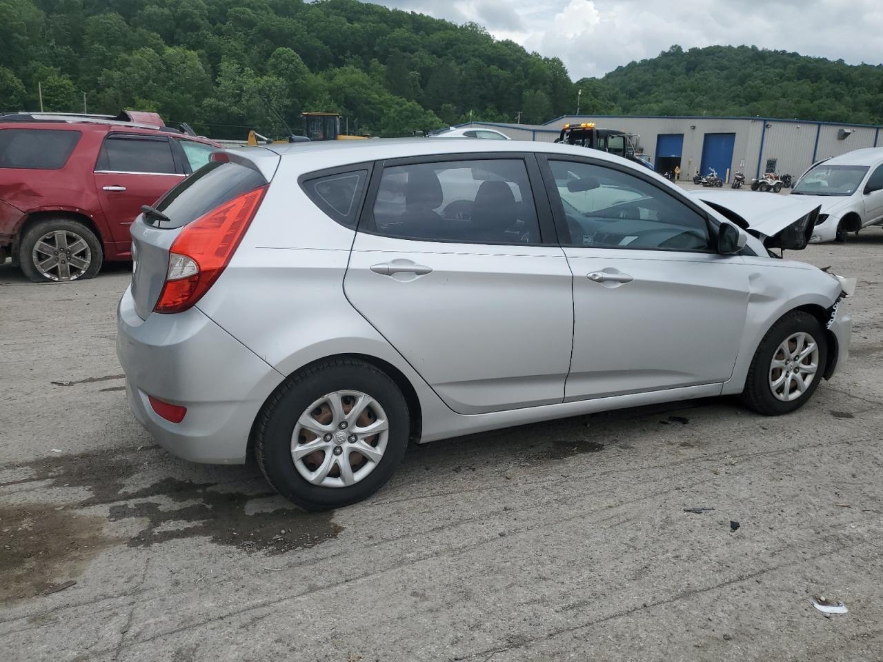 2012 Hyundai Accent Gls - Image 3