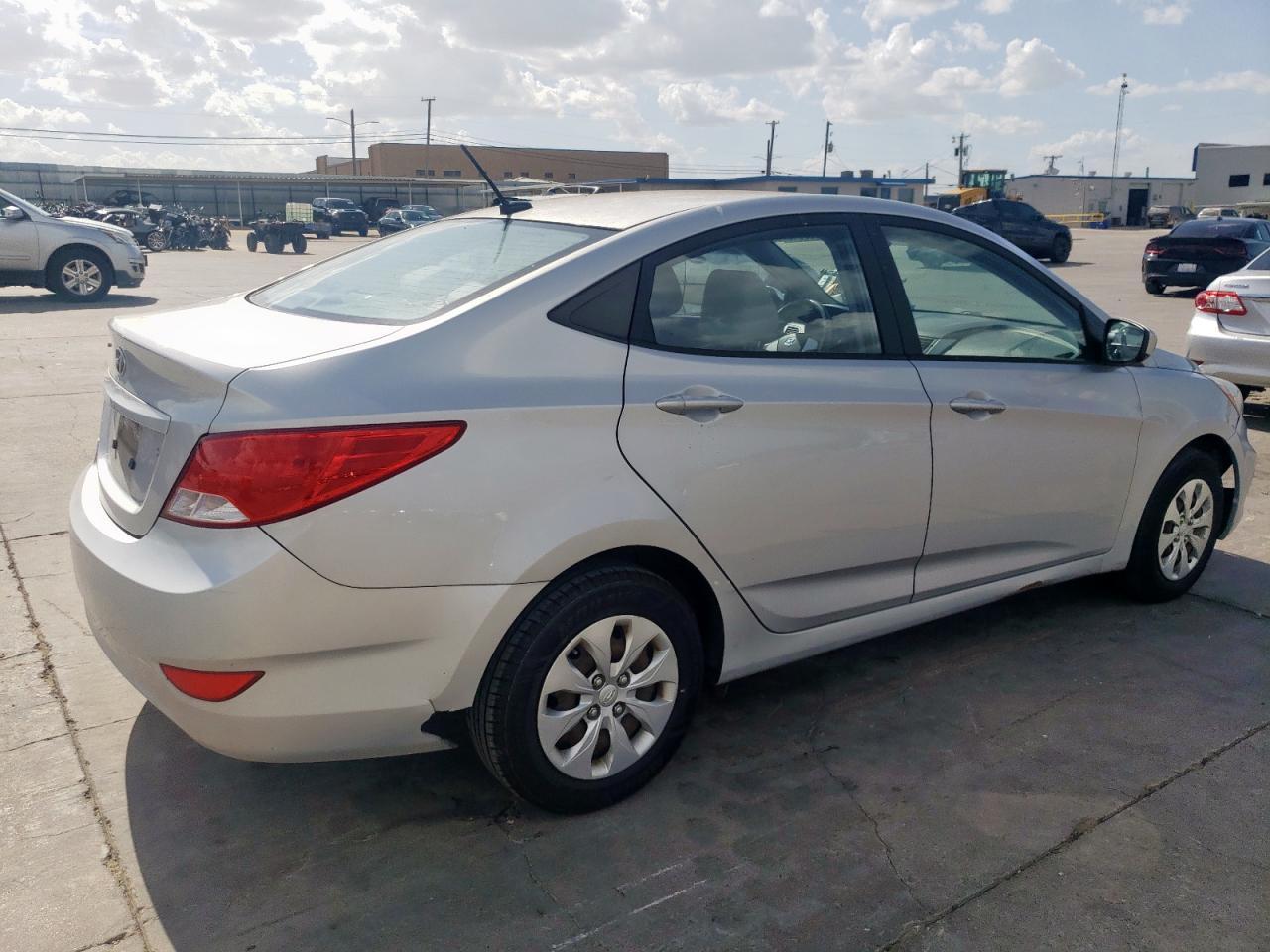 2015 Hyundai Accent Gls - Image 3