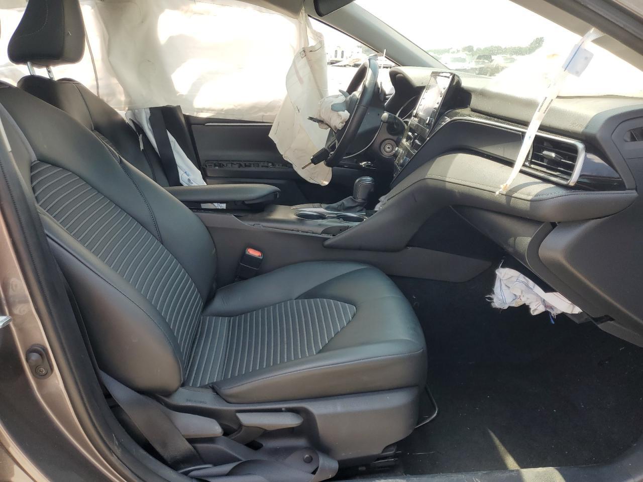 2022 Toyota Camry Se - Фото 7