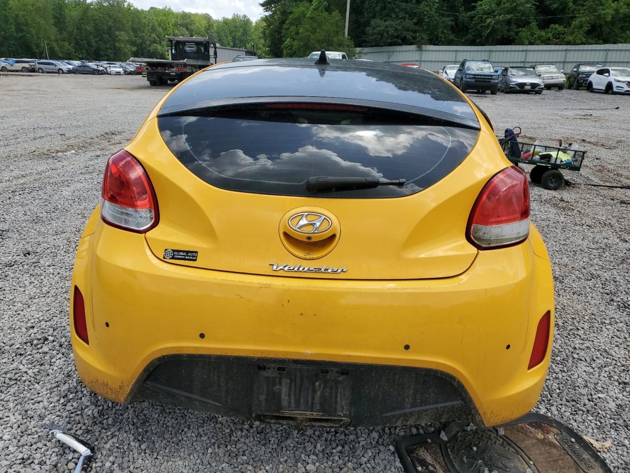 2015 Hyundai Veloster - Image 6