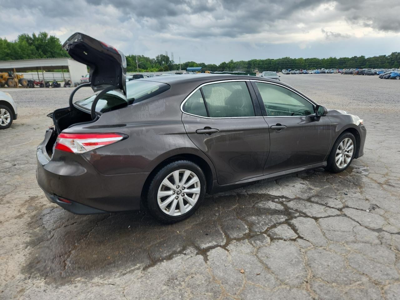 2018 Toyota Camry L - Фото 3