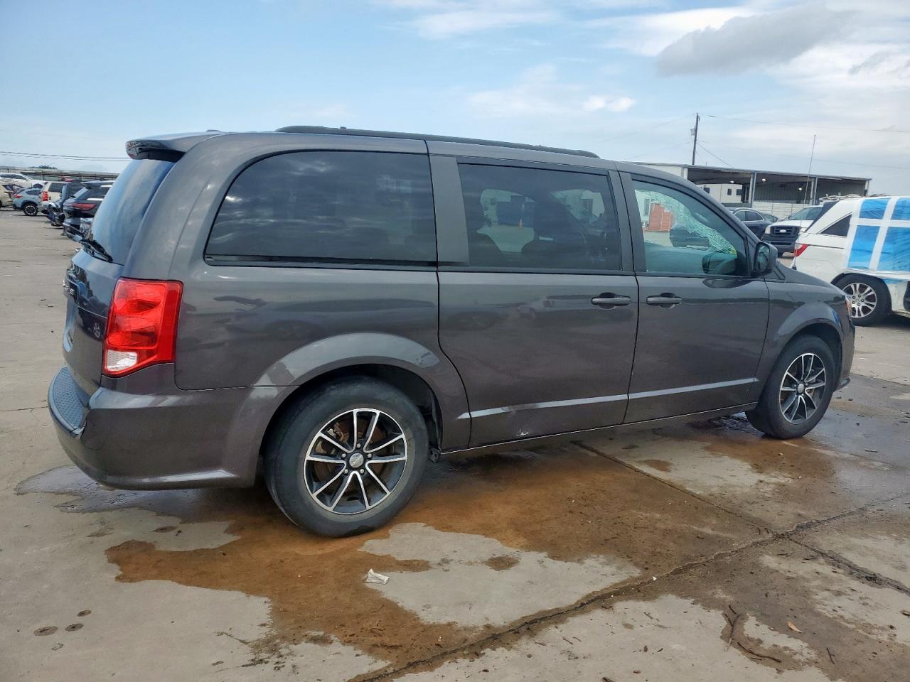 2018 Dodge Grand Caravan Se - Image 3