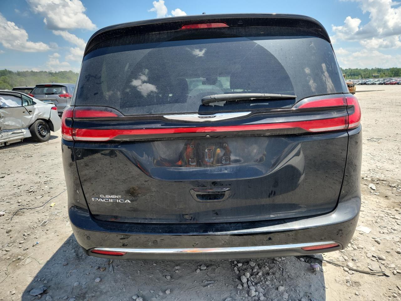 2022 Chrysler Pacifica Touring L - Image 6