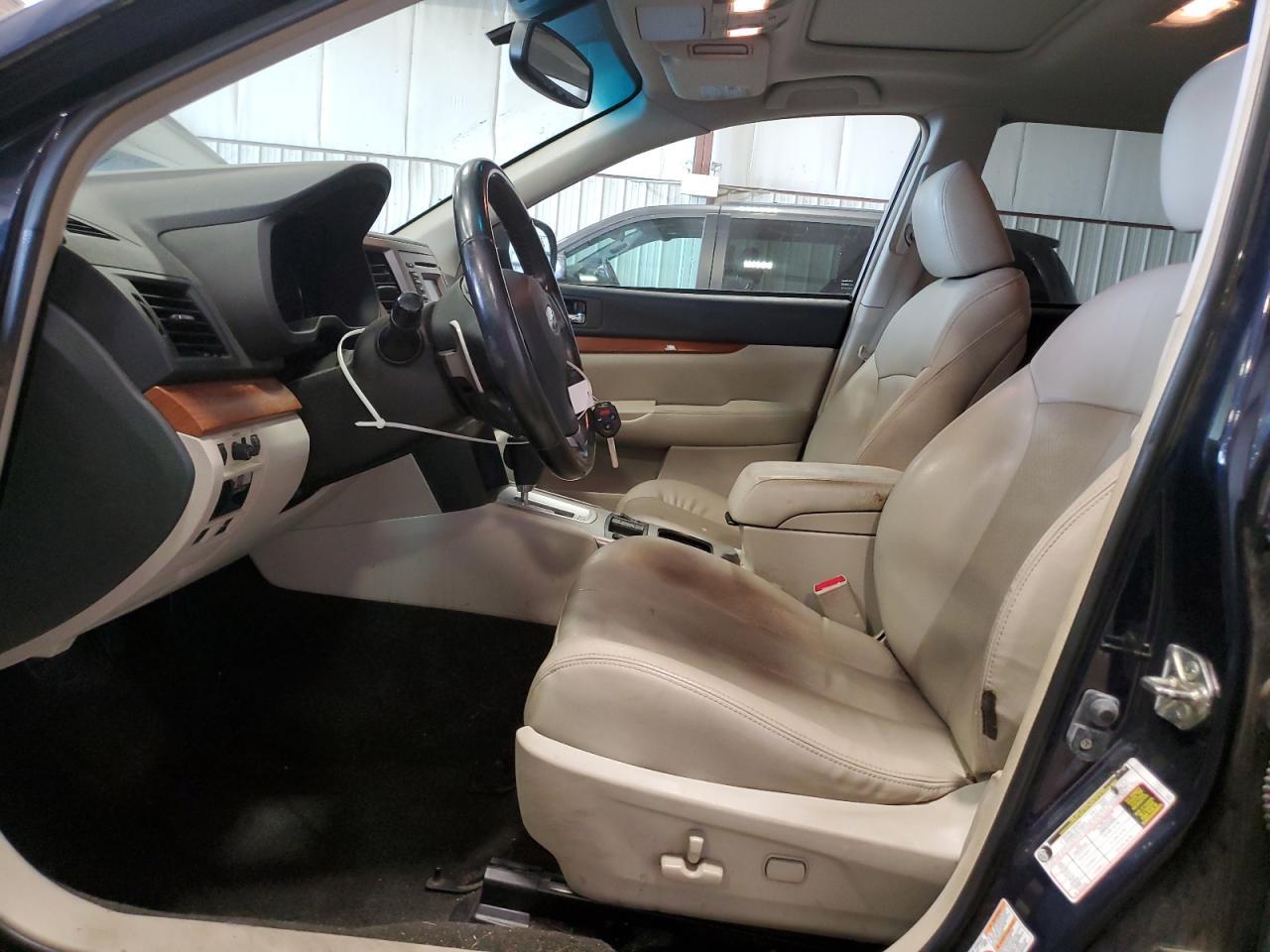 2013 Subaru Outback 2.5I Limited - Image 7
