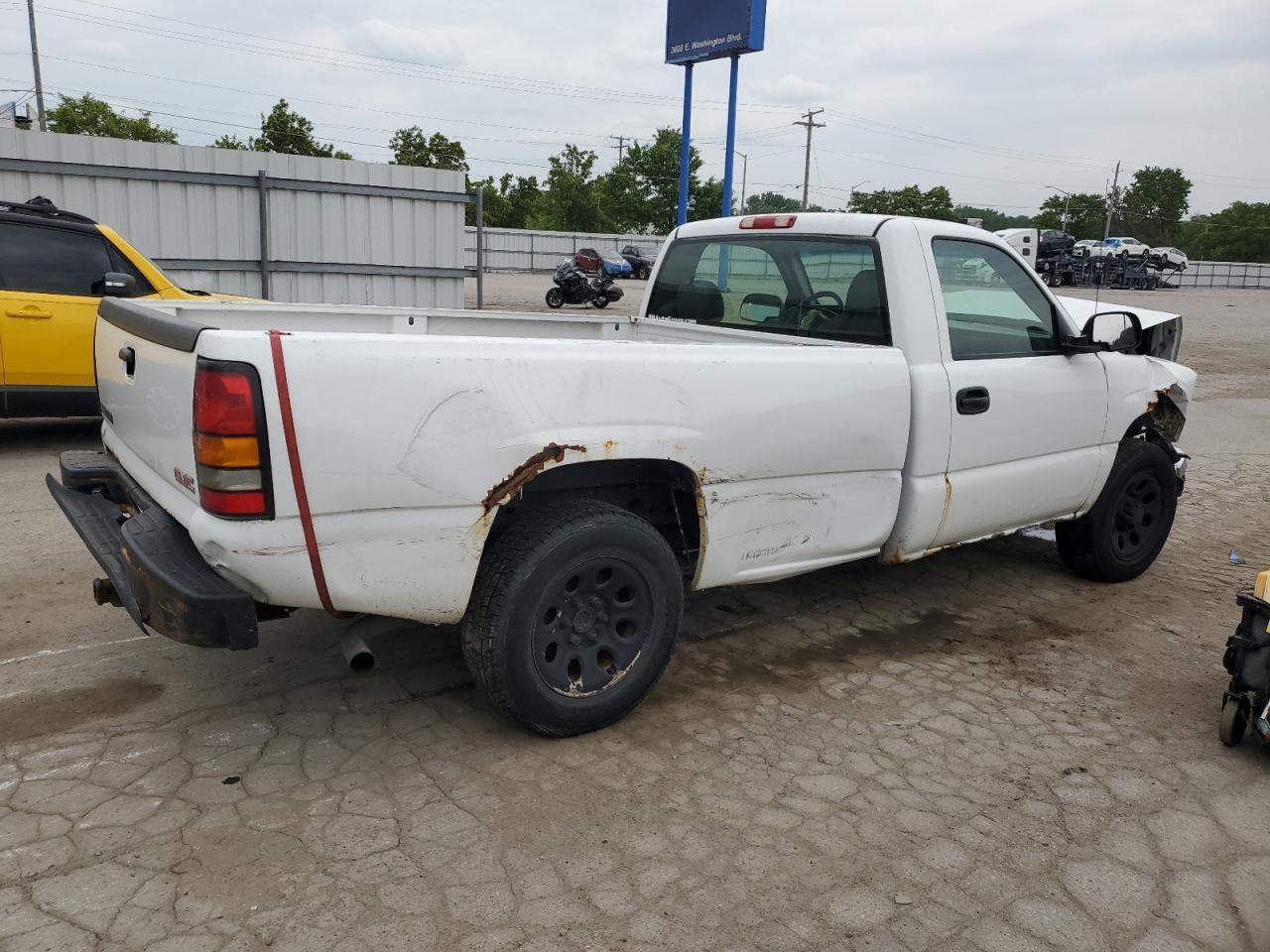 2005 GMC New Sierra C1500 - Фото 3