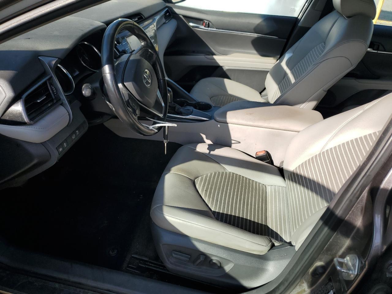 2019 Toyota Camry L - Фото 7