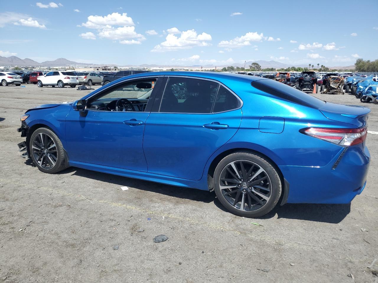 2018 Toyota Camry Xse - Фото 2