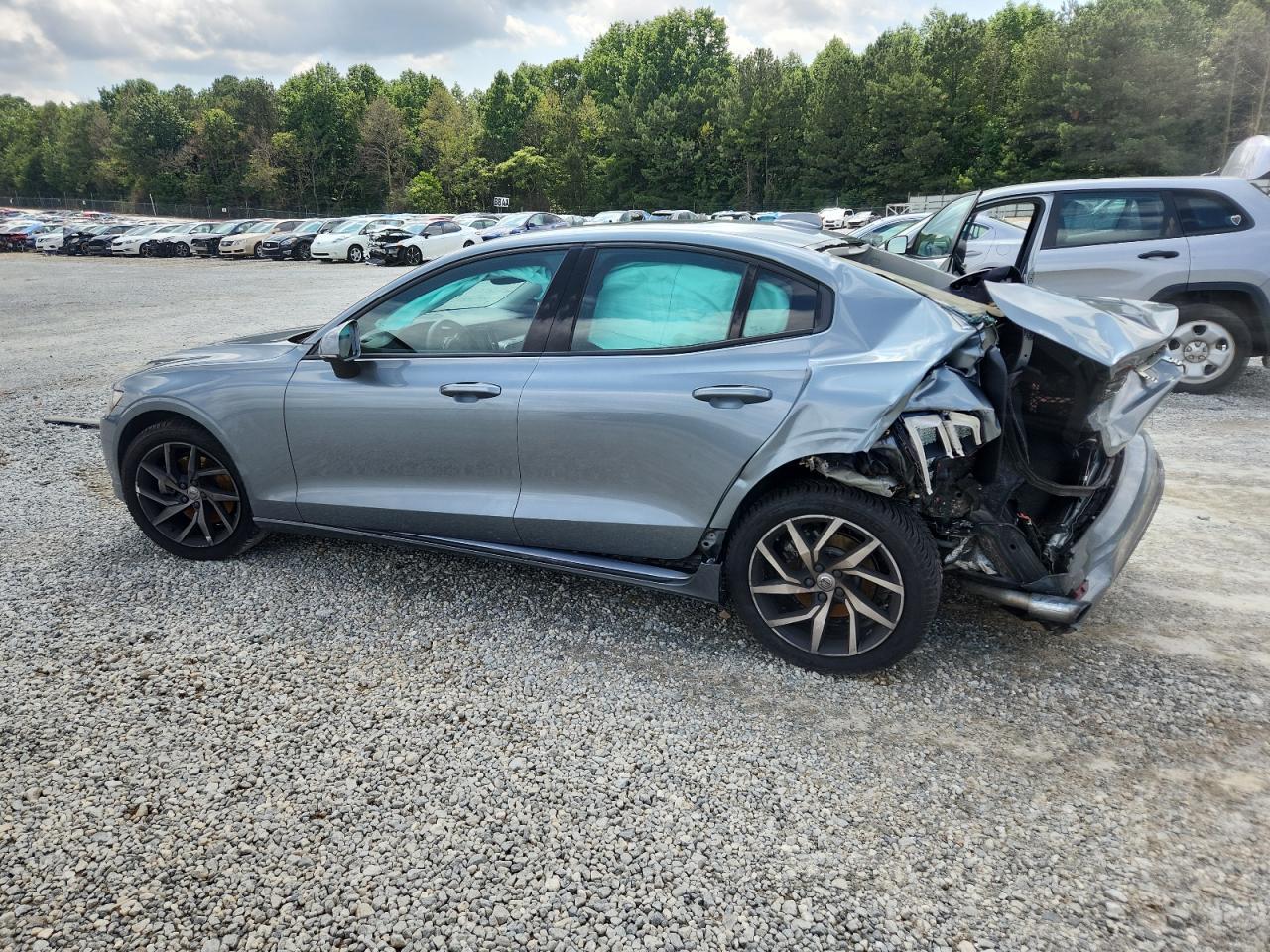 2020 Volvo S60 T5 Momentum - Фото 2