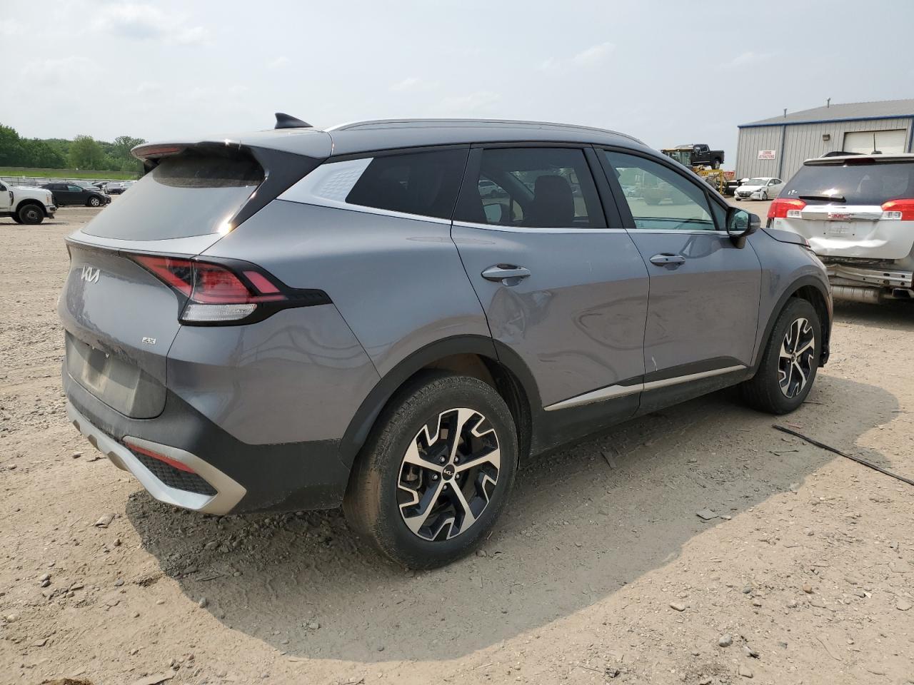 2023 Kia Sportage Ex - Image 3