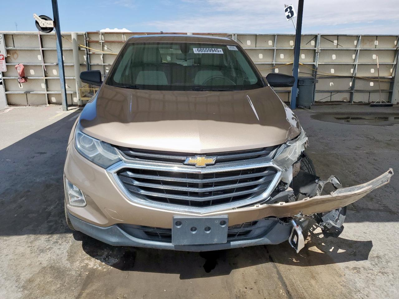 2018 Chevrolet Equinox Ls - Image 5