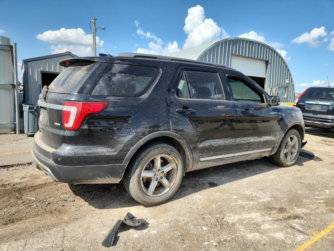 2016 Ford Explorer Xlt - Image 3
