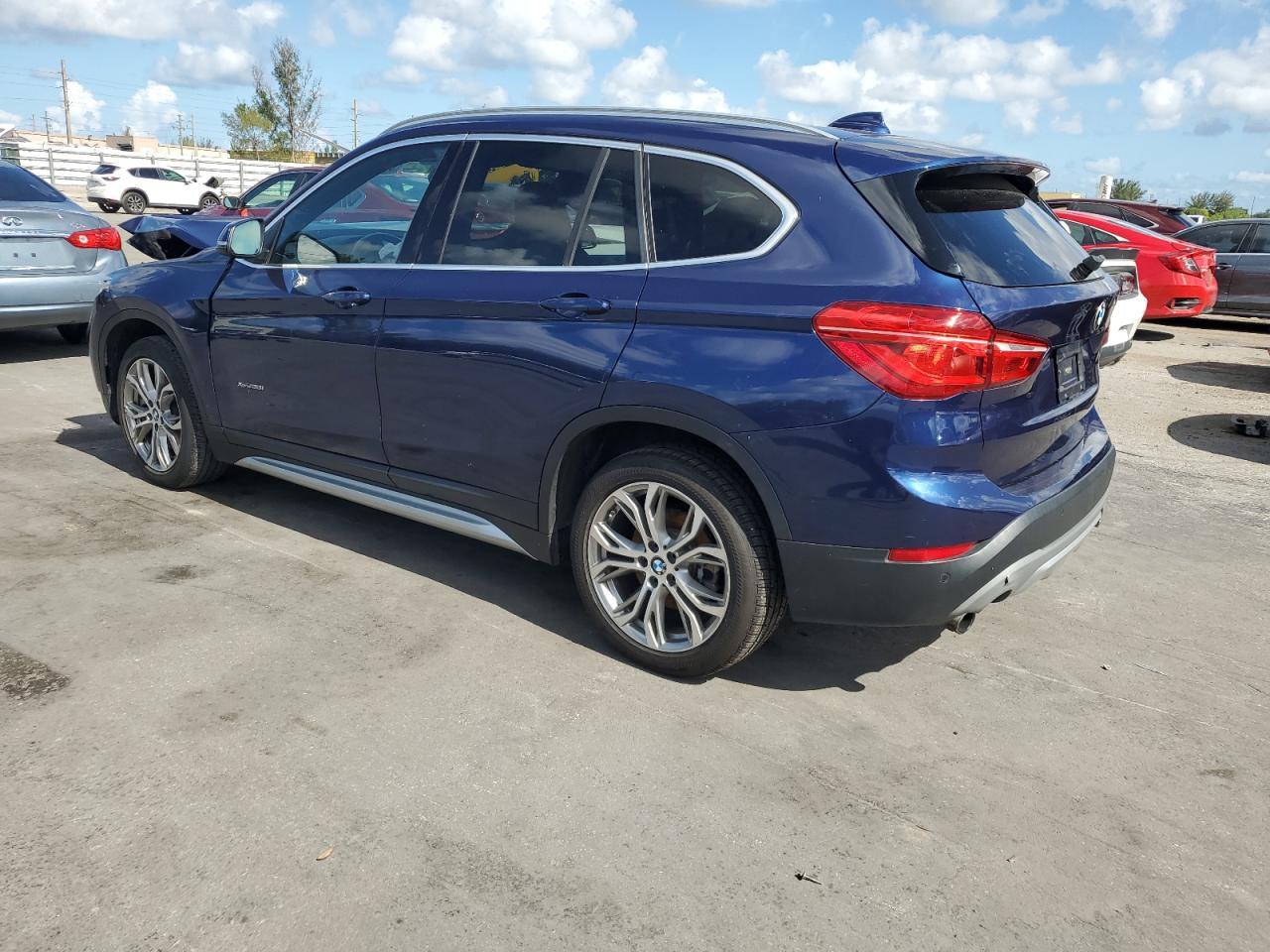 2017 BMW X1 xDrive28I - Фото 2