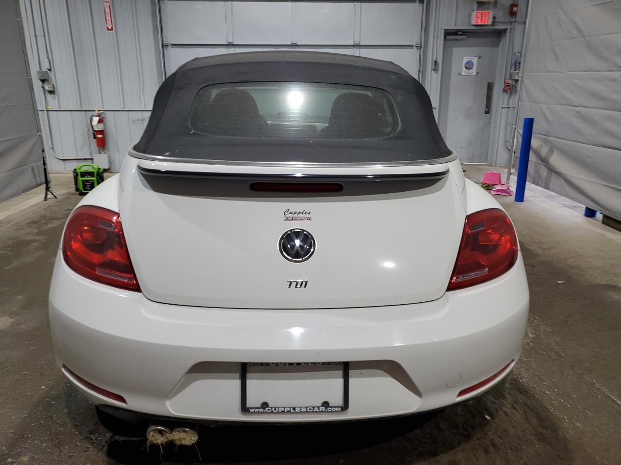 2013 Volkswagen Beetle - Фото 6