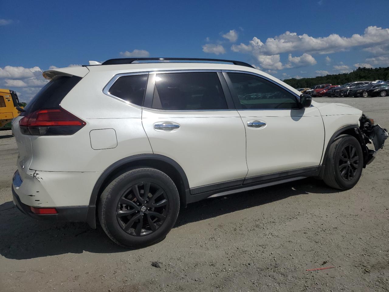 2017 Nissan Rogue S - Фото 3