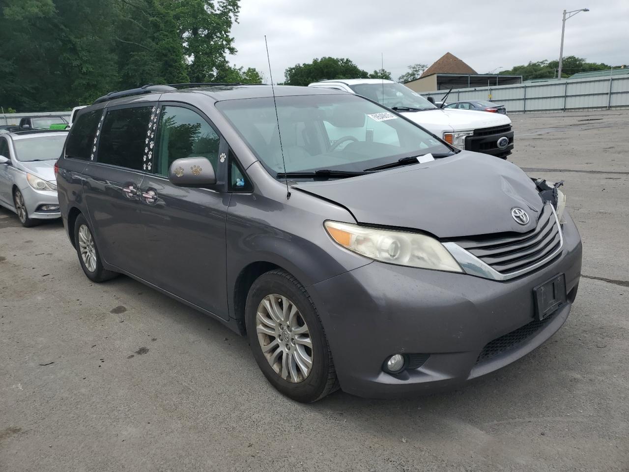 2011 Toyota Sienna Xle - Фото 4