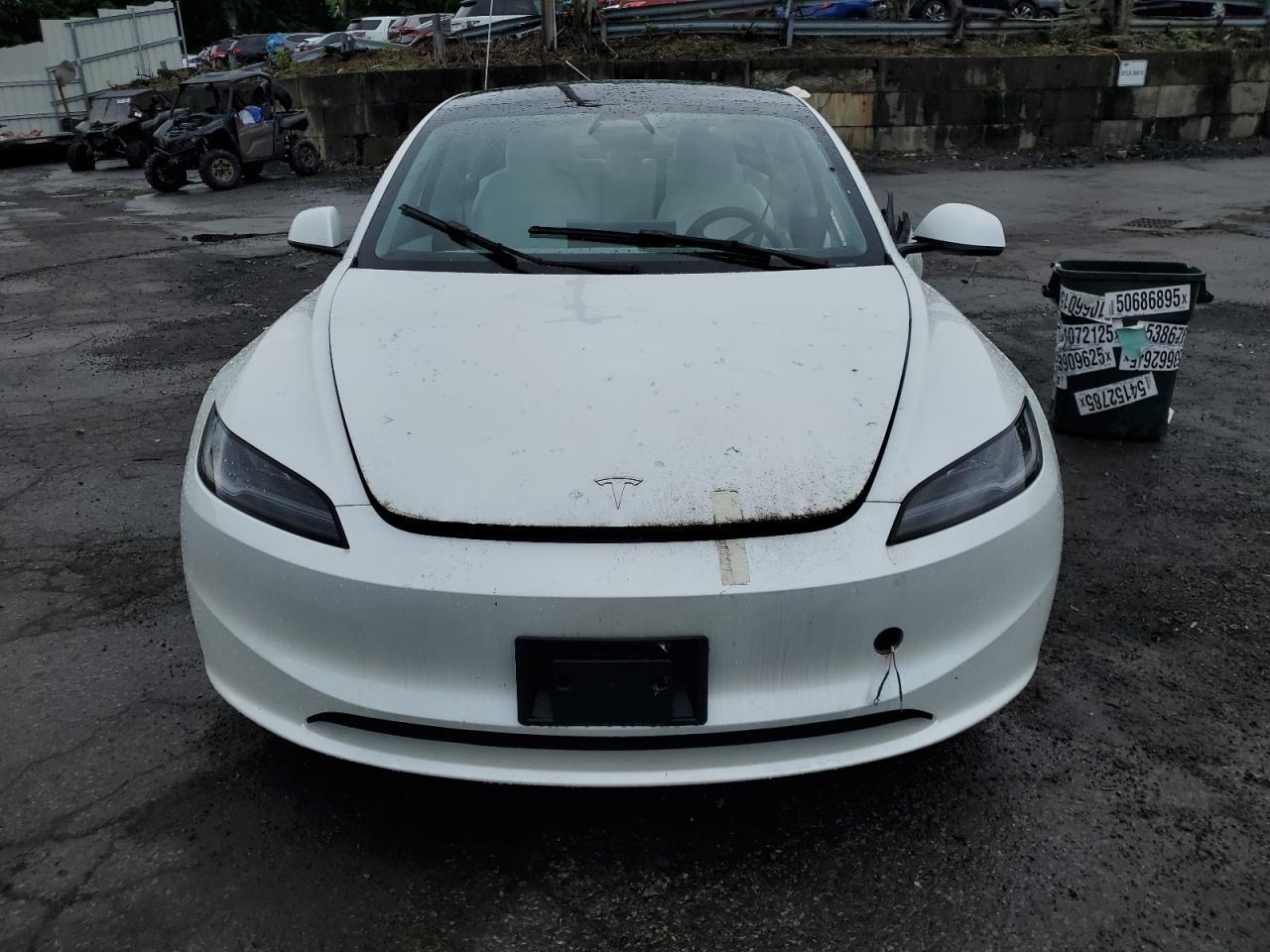 2024 Tesla Model 3 - Image 5