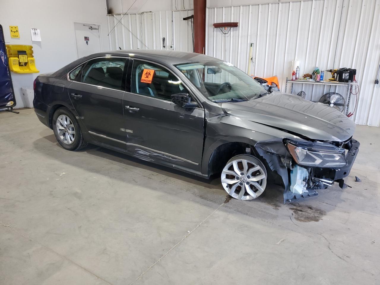 2016 Volkswagen Passat S - Image 4