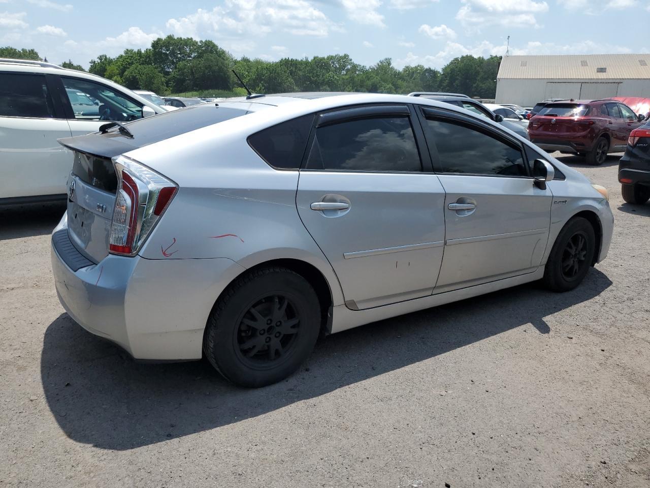 2012 Toyota Prius - Фото 3