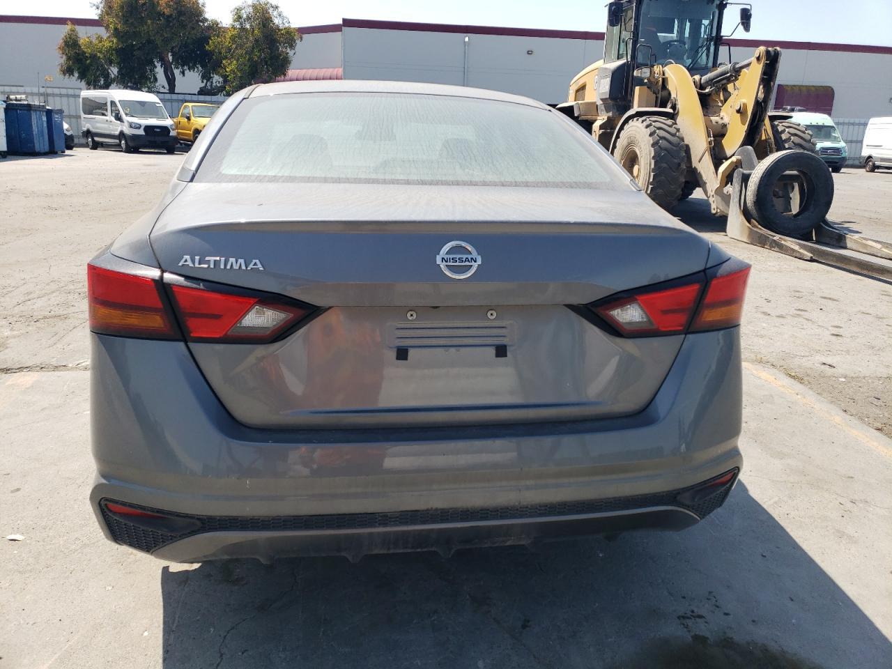 2022 Nissan Altima S - Image 6
