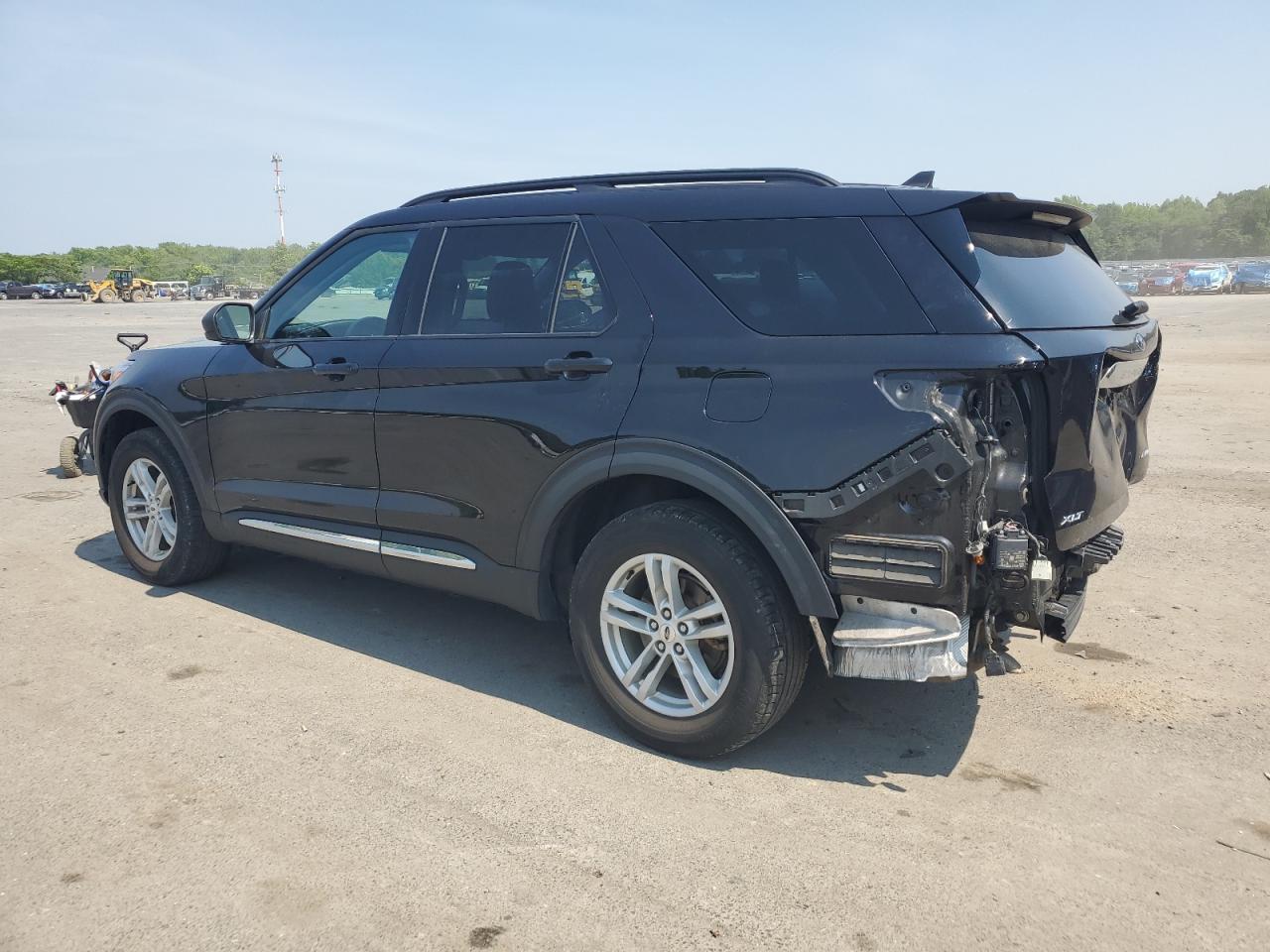2023 Ford Explorer Xlt - Фото 2