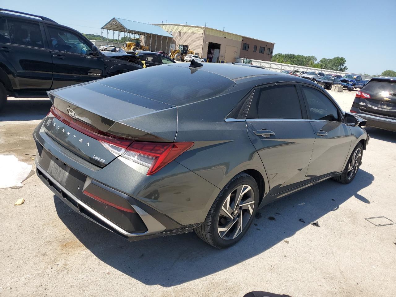 2024 Hyundai Elantra Limited - Image 3