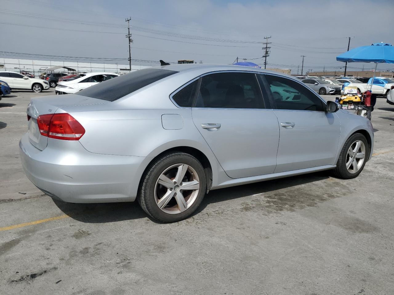 2012 Volkswagen Passat Se - Image 3