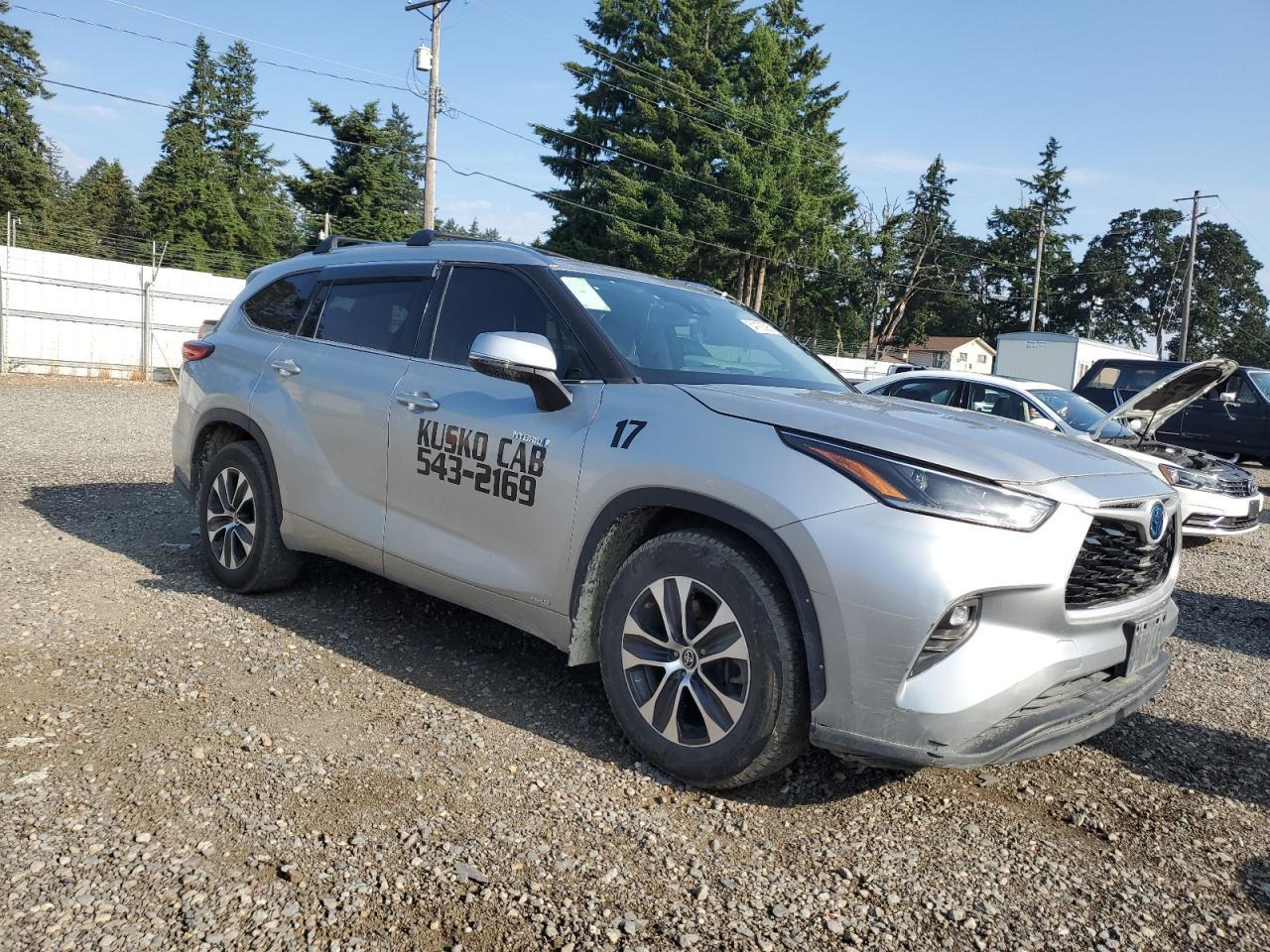 2021 Toyota Highlander Hybrid Xle - Image 4