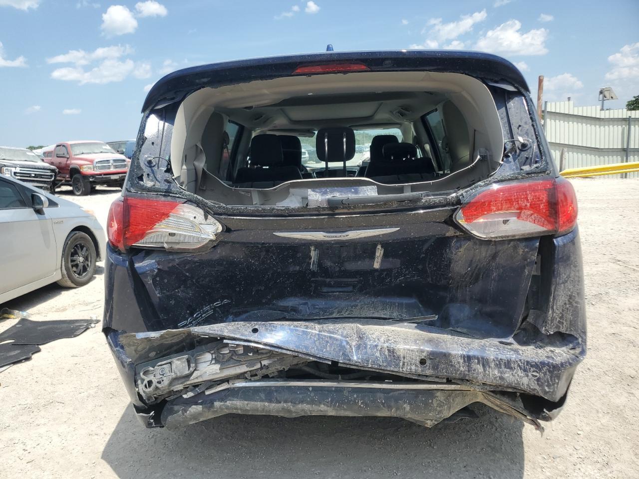 2018 Chrysler Pacifica Touring L Plus - Фото 6