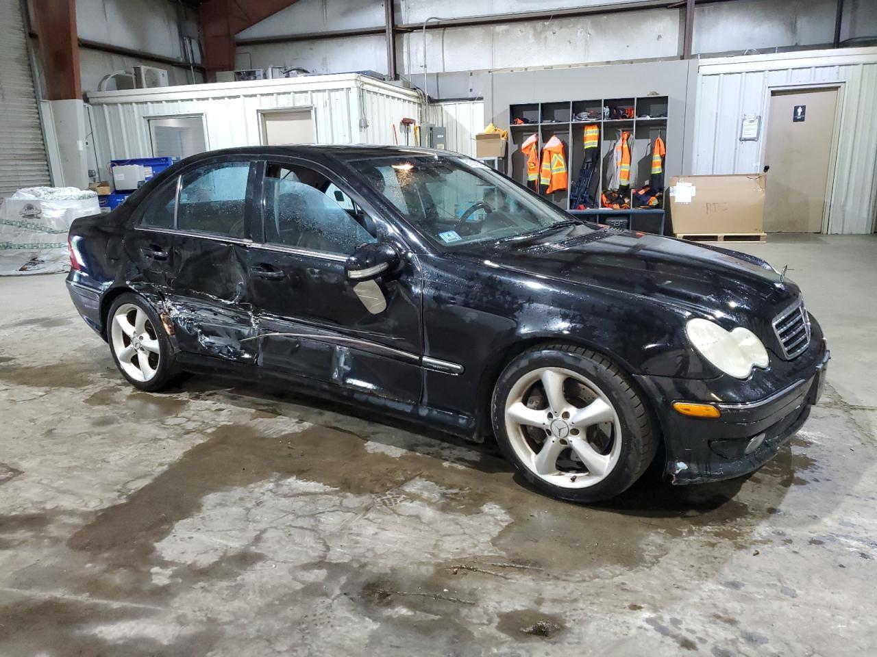 2005 Mercedes-Benz C 320 - Image 4