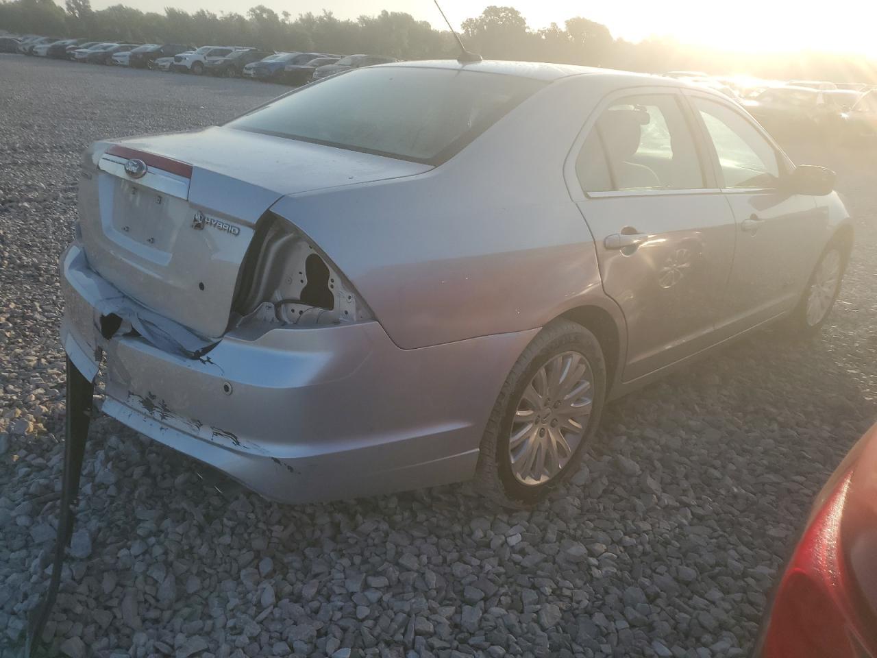 2010 Ford Fusion Hybrid - Image 3