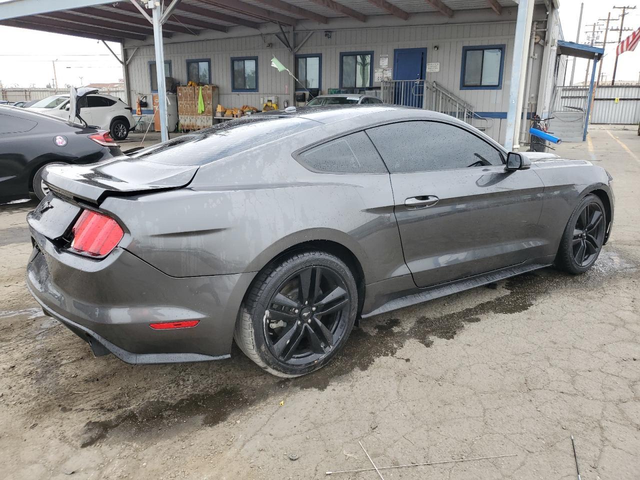 2017 Ford Mustang - Фото 3