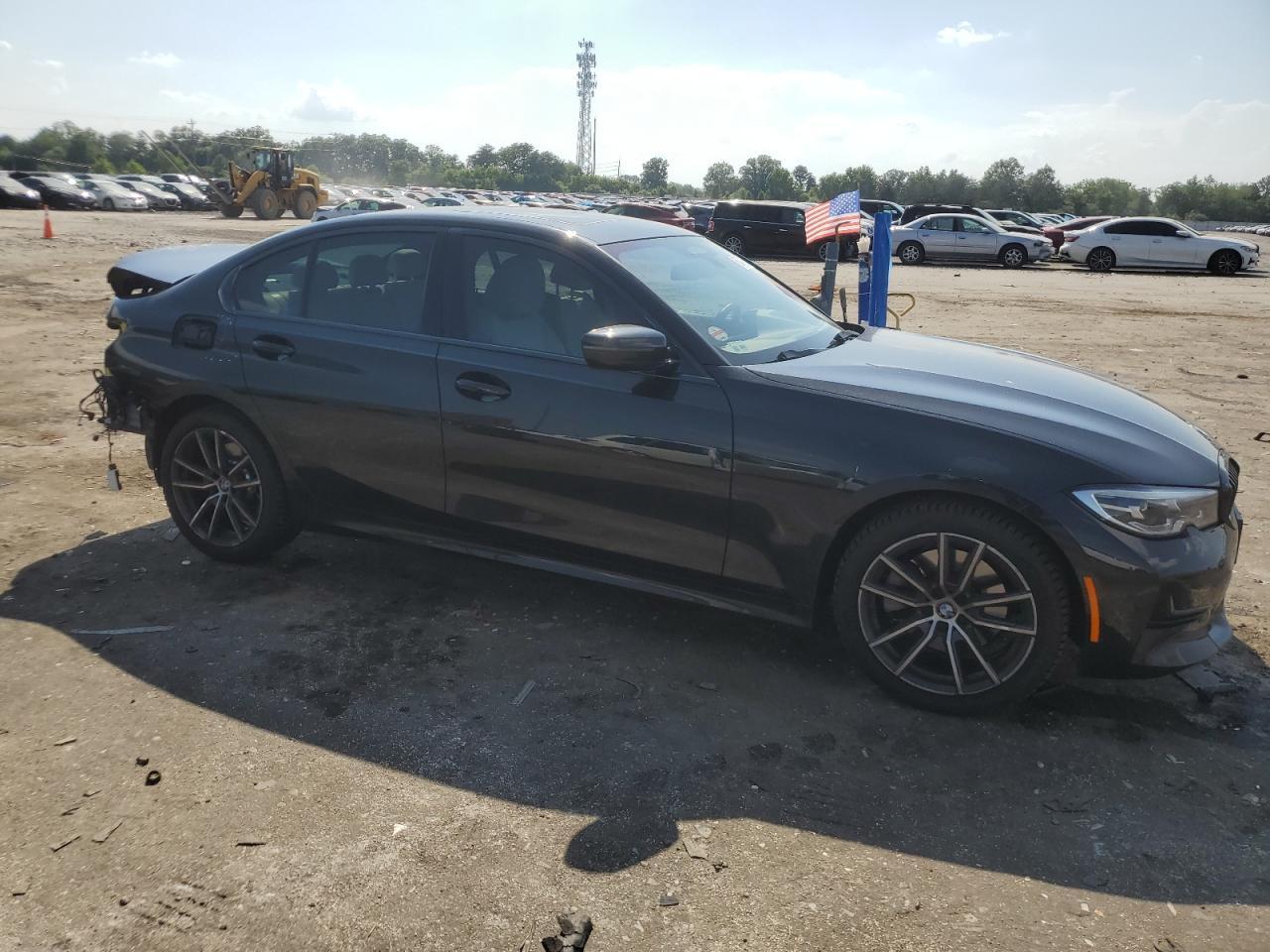 2019 BMW 330Xi - Фото 4